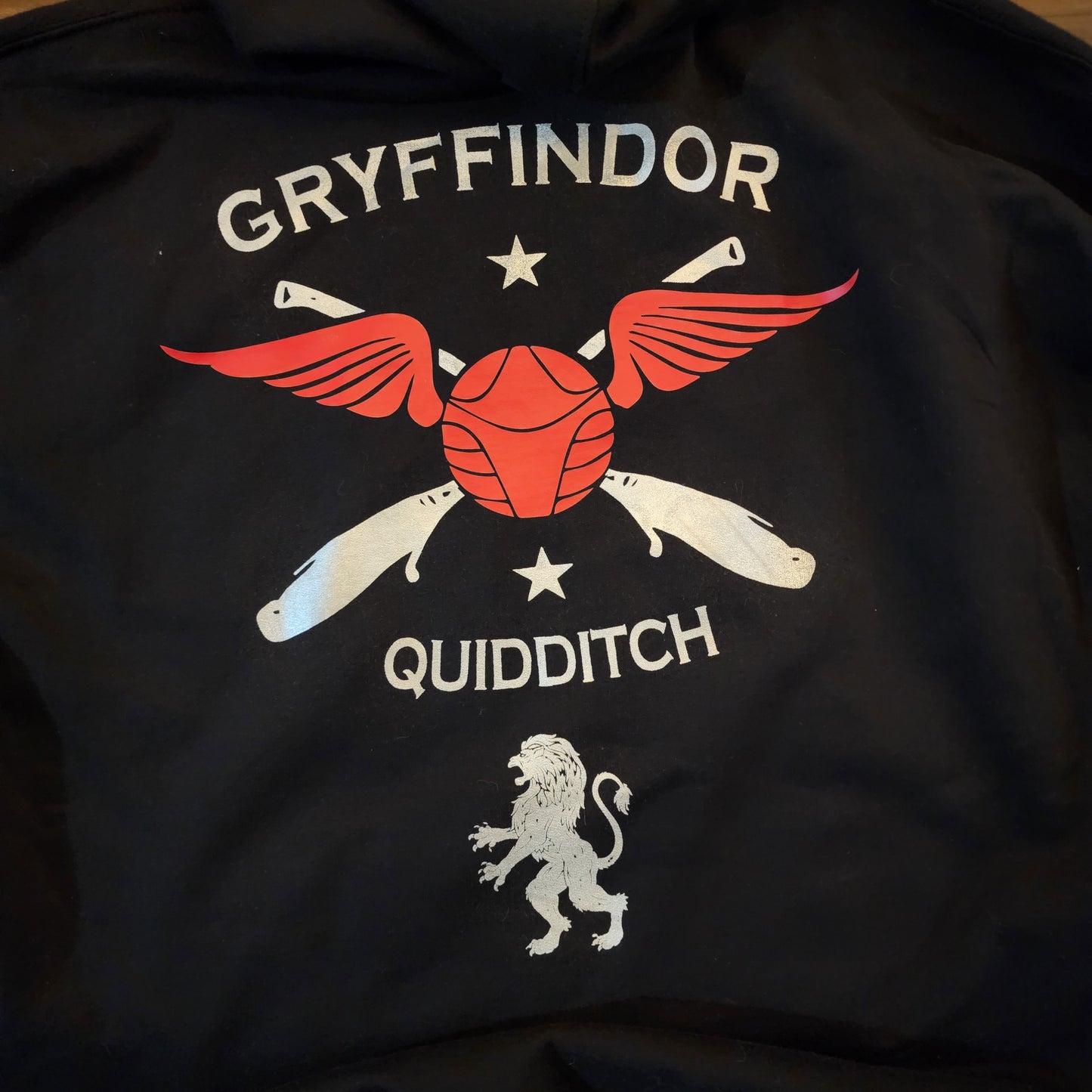 Sudadera Gryffindor. Capucha y Cangurera. Unisex.