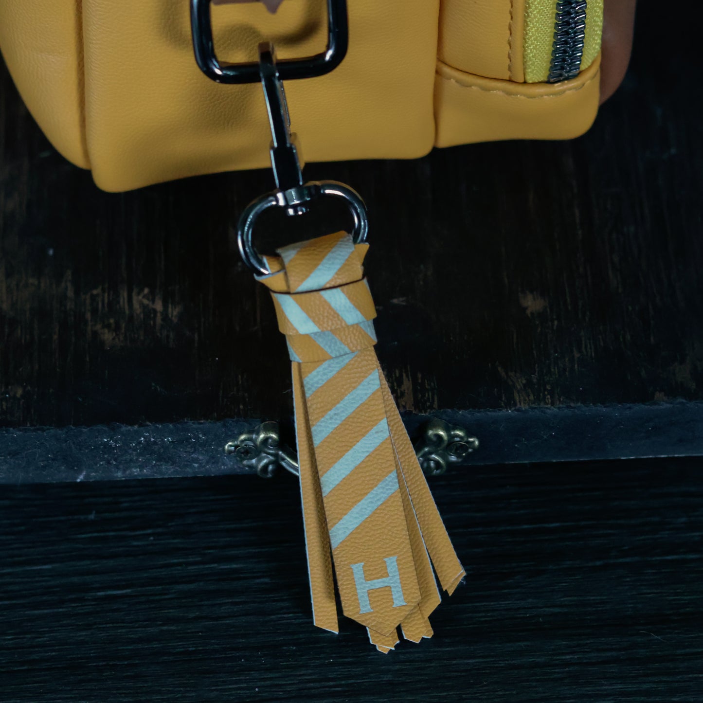 Mini Corbata: Huff. Llavero