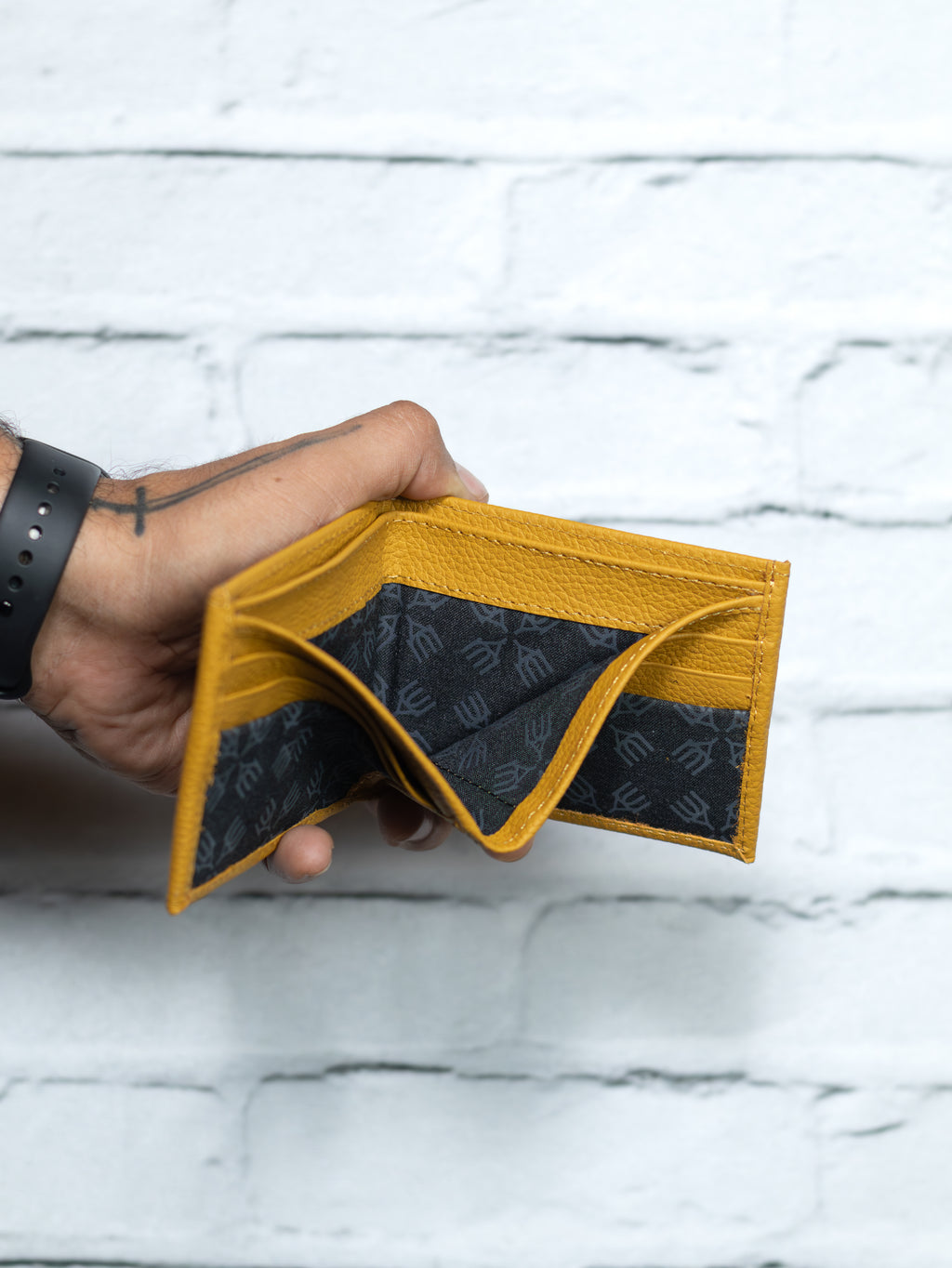 Cartera Vudou - Amarilla - Piel Autentica.